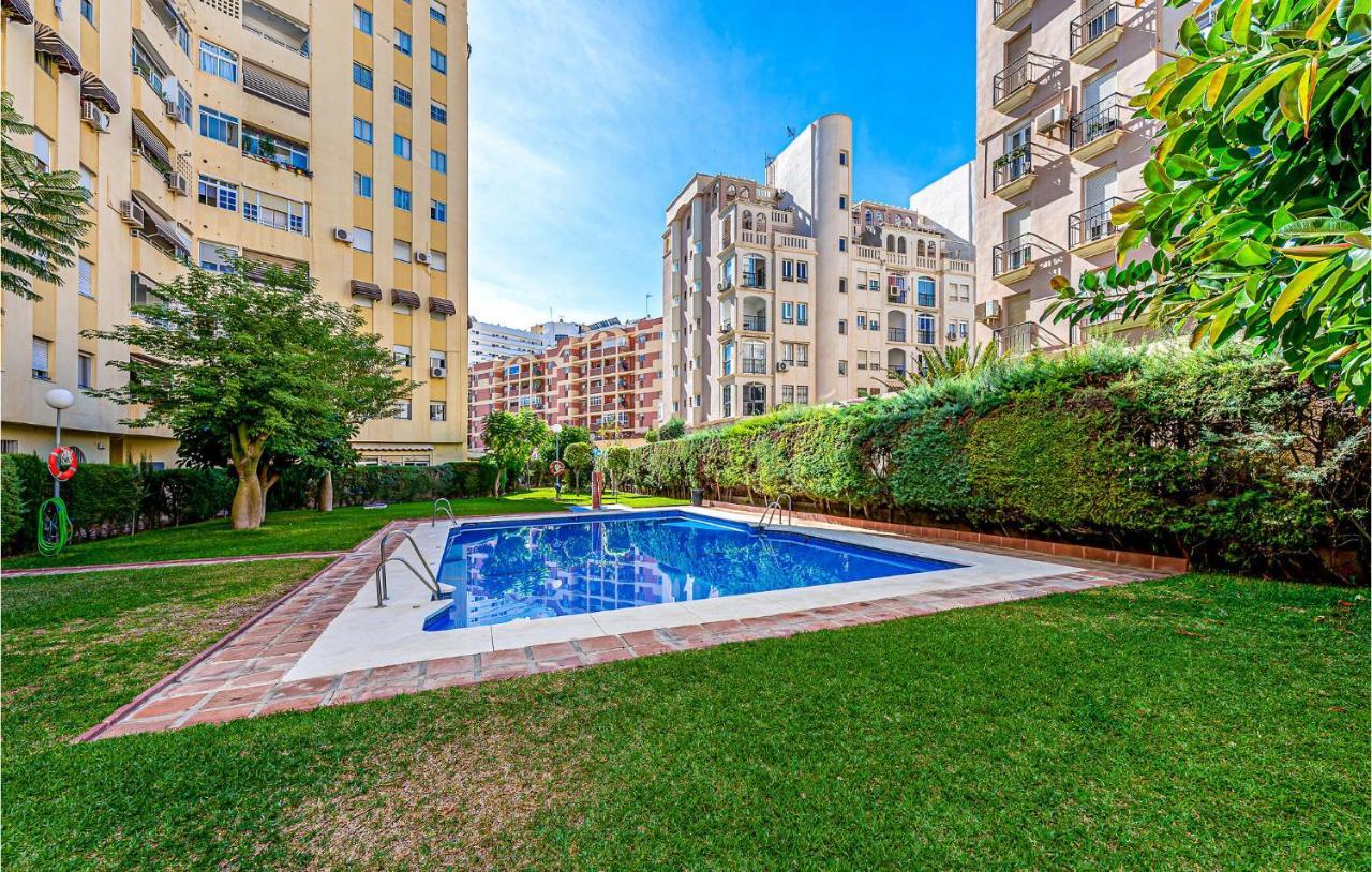 4 Bedroom Nice Apartment In Τορρεμολίνος Εξωτερικό φωτογραφία