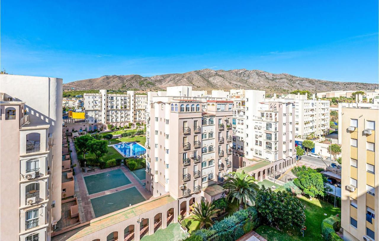 4 Bedroom Nice Apartment In Τορρεμολίνος Εξωτερικό φωτογραφία